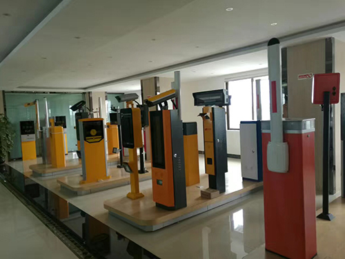 車輛識(shí)別道閘訂購(gòu)